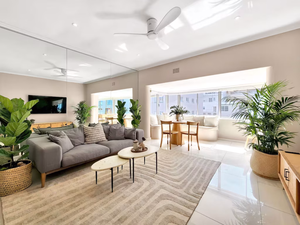 Airbnb Listing: Beach road, Cape Town